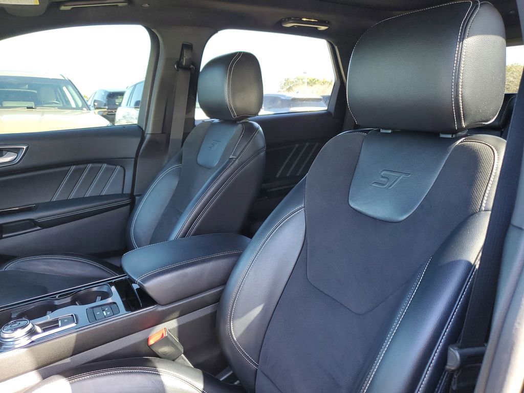 Used 2020 Ford Edge ST w/ Equipment Group 401A image 22