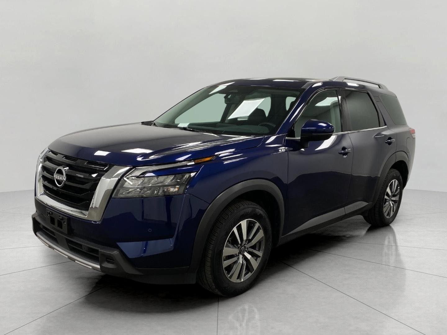 Used 2025 Nissan Pathfinder SL image 9