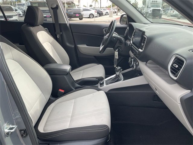 Used 2023 Hyundai Venue SEL image 26
