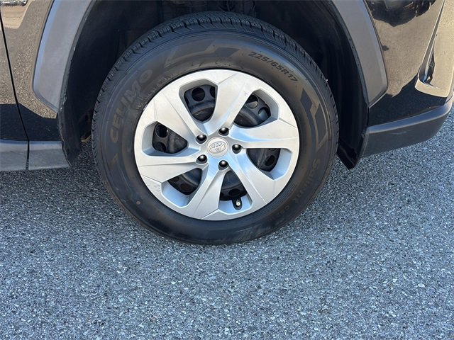 Used 2024 Toyota RAV4 LE image 9