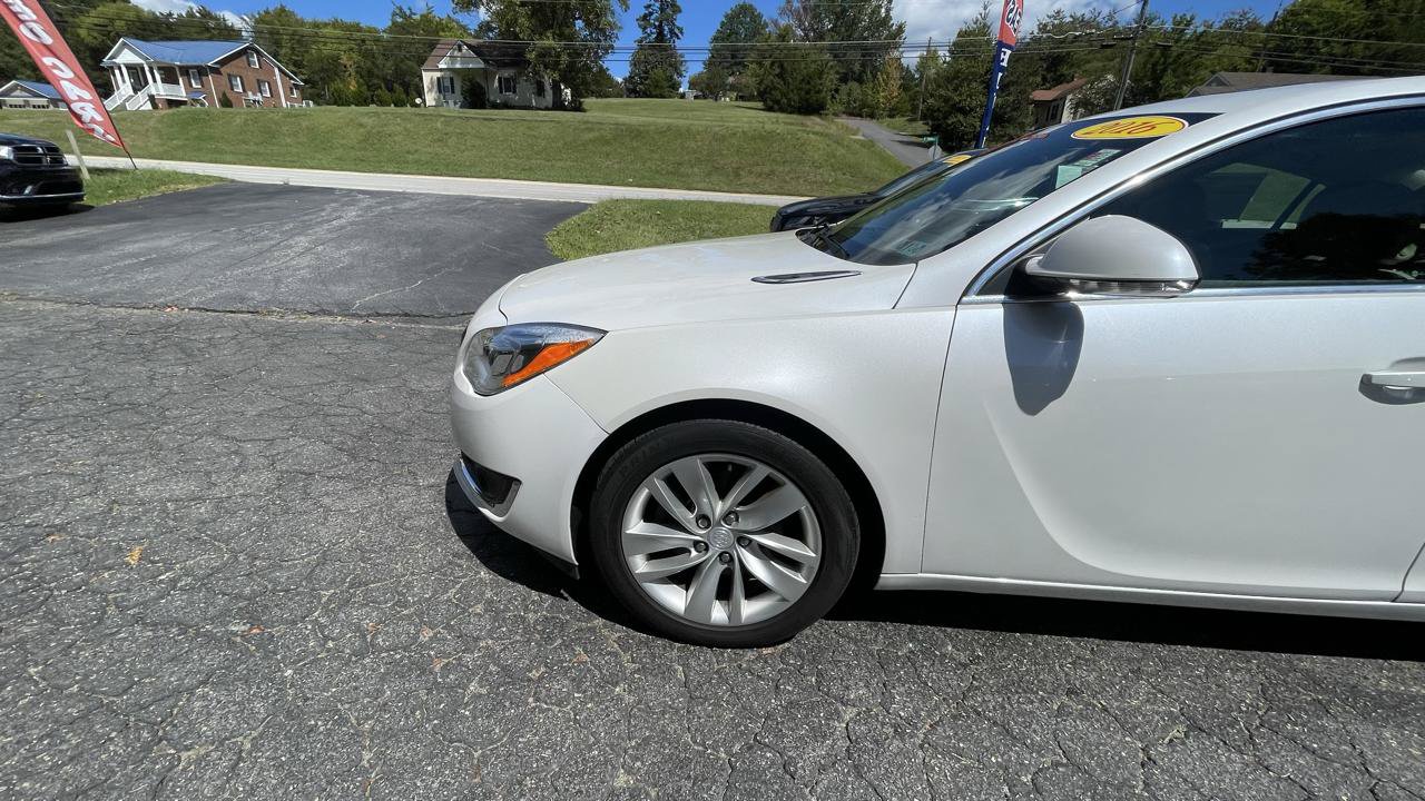 Used 2016 Buick Regal Premium w/ Driver Confidence Package #1 AWD/4WD image 2
