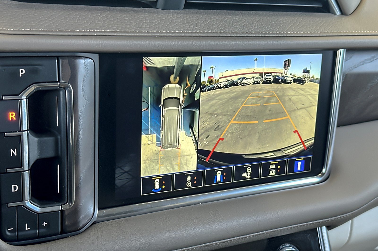 Used 2024 GMC Yukon XL Denali AWD/4WD image 20