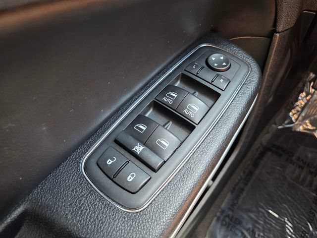 Used 2015 Chrysler 300 Limited RWD image 31