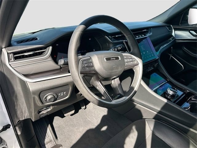 Used 2023 Jeep Grand Cherokee Altitude image 9