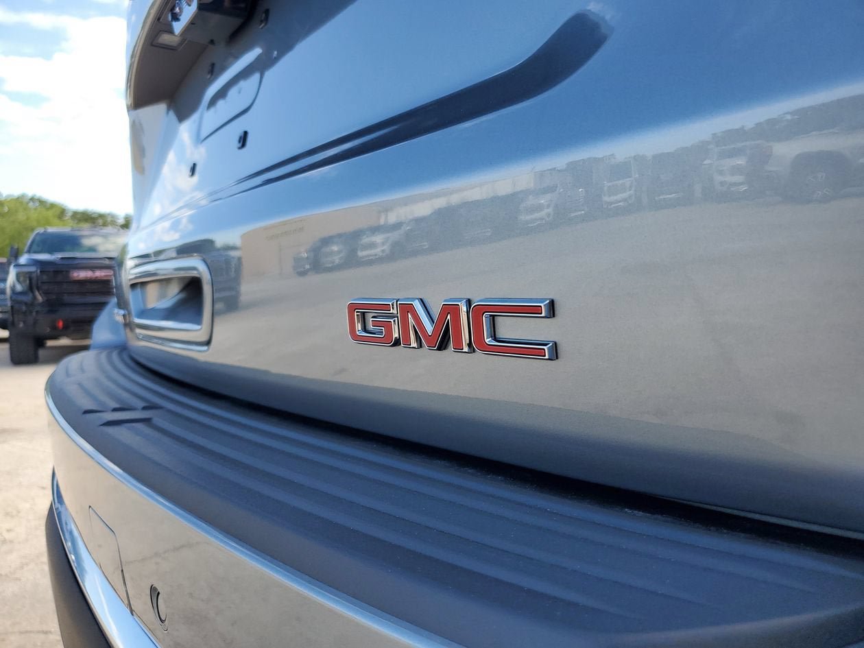 New 2026 GMC Yukon XL Denali w/ Denali Reserve Package AWD/4WD image 7