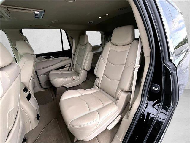 Used 2020 Cadillac Escalade Luxury AWD/4WD image 28