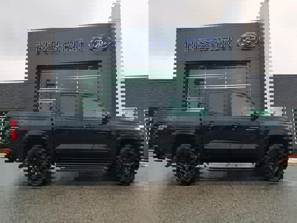 Used 2025 Chevrolet Colorado Z71 w/ Technology Package image 4