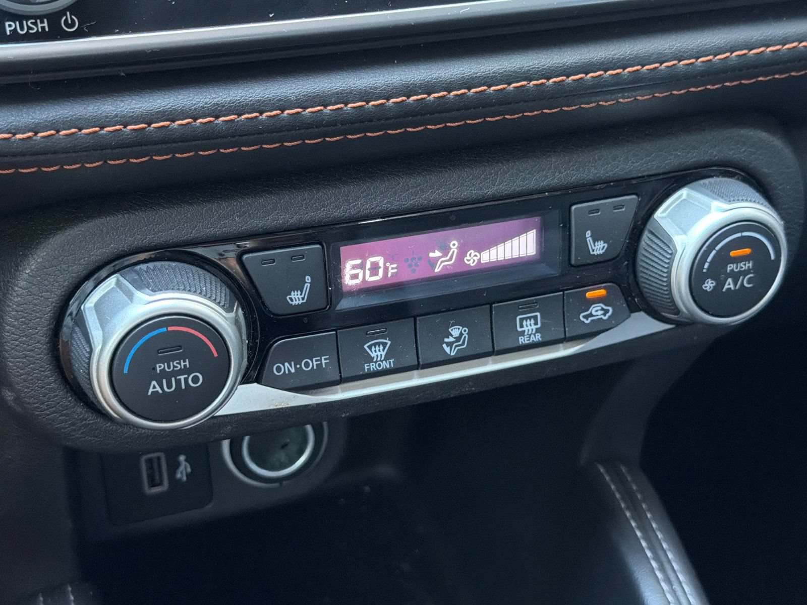 Used 2019 Nissan Kicks SR w/ SR Premium Package FWD image 19
