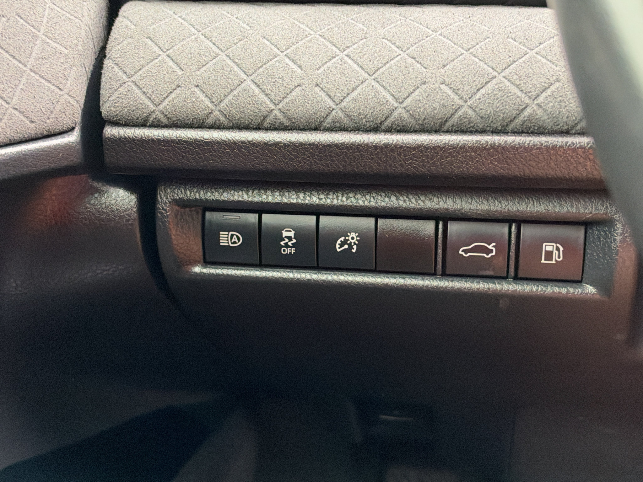 Used 2025 Toyota Camry XLE FWD image 25