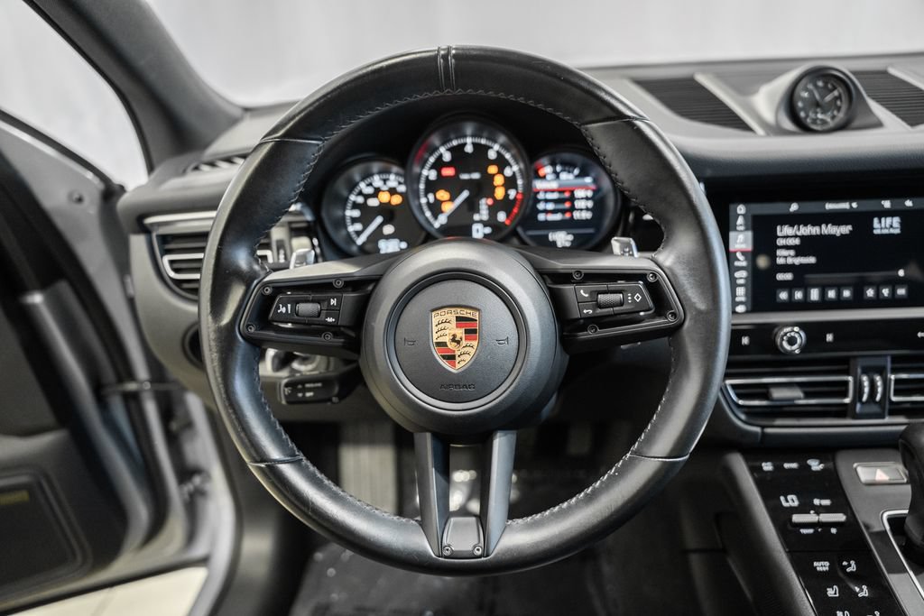 Used 2022 Porsche Macan AWD/4WD image 27