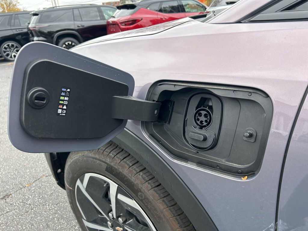 New 2026 Chevrolet Equinox EV LT image 9
