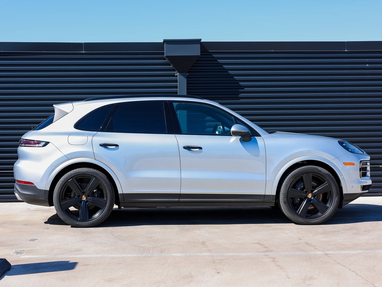 Certified 2025 Porsche Cayenne image 8