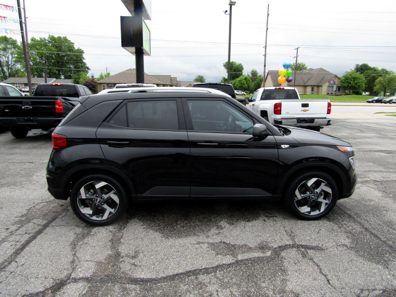 Used 2022 Hyundai Venue SEL image 8