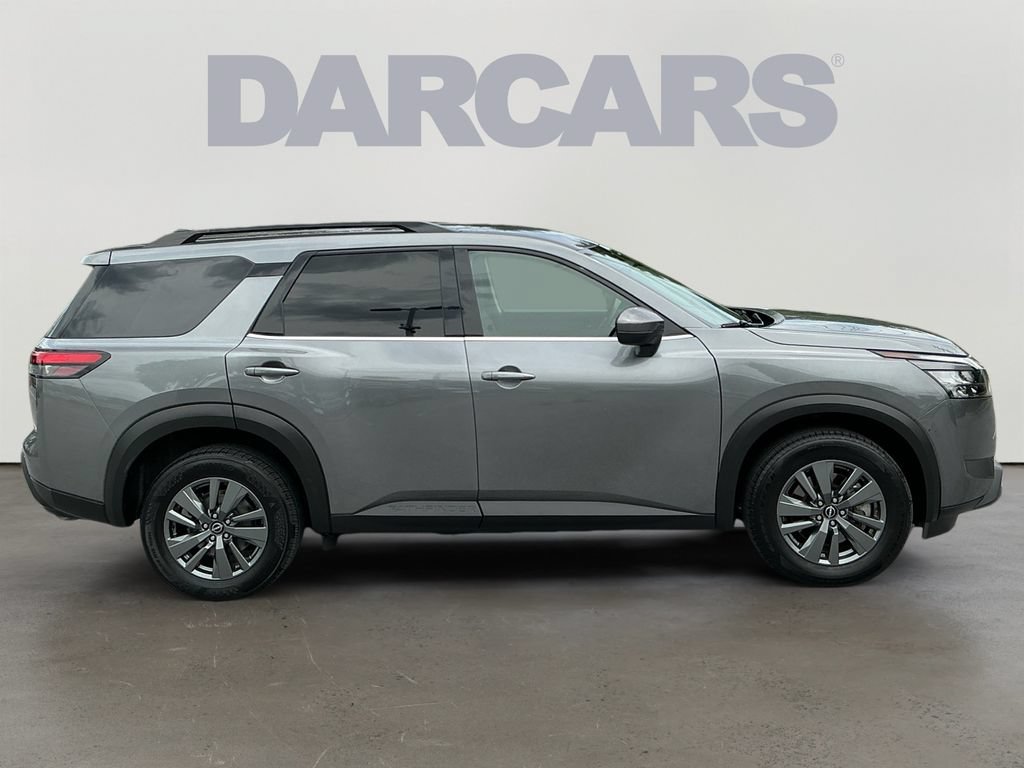 Used 2025 Nissan Pathfinder SV AWD/4WD image 8