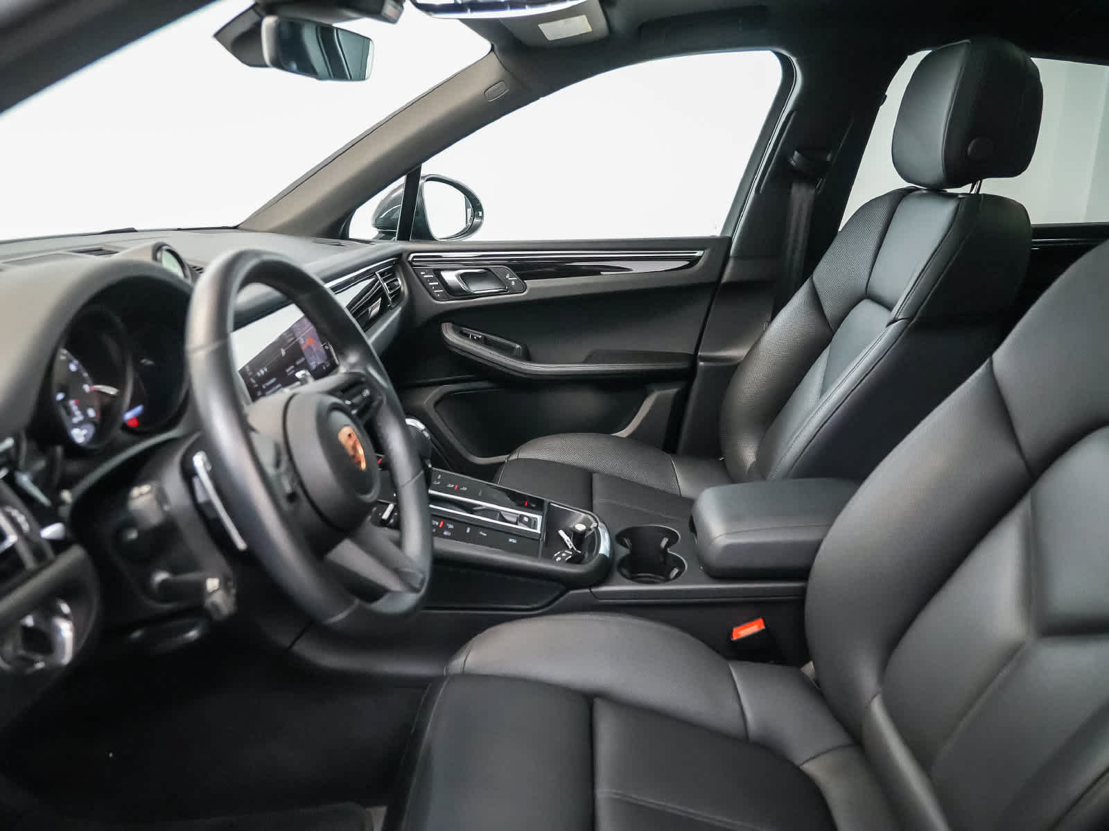 Used 2023 Porsche Macan S AWD/4WD image 18