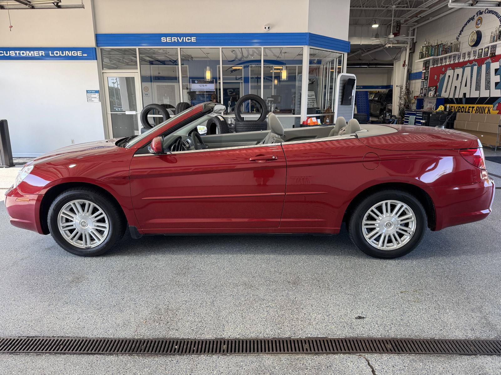 Used 2008 Chrysler Sebring Touring w/ Electronics Convenience Group FWD image 15