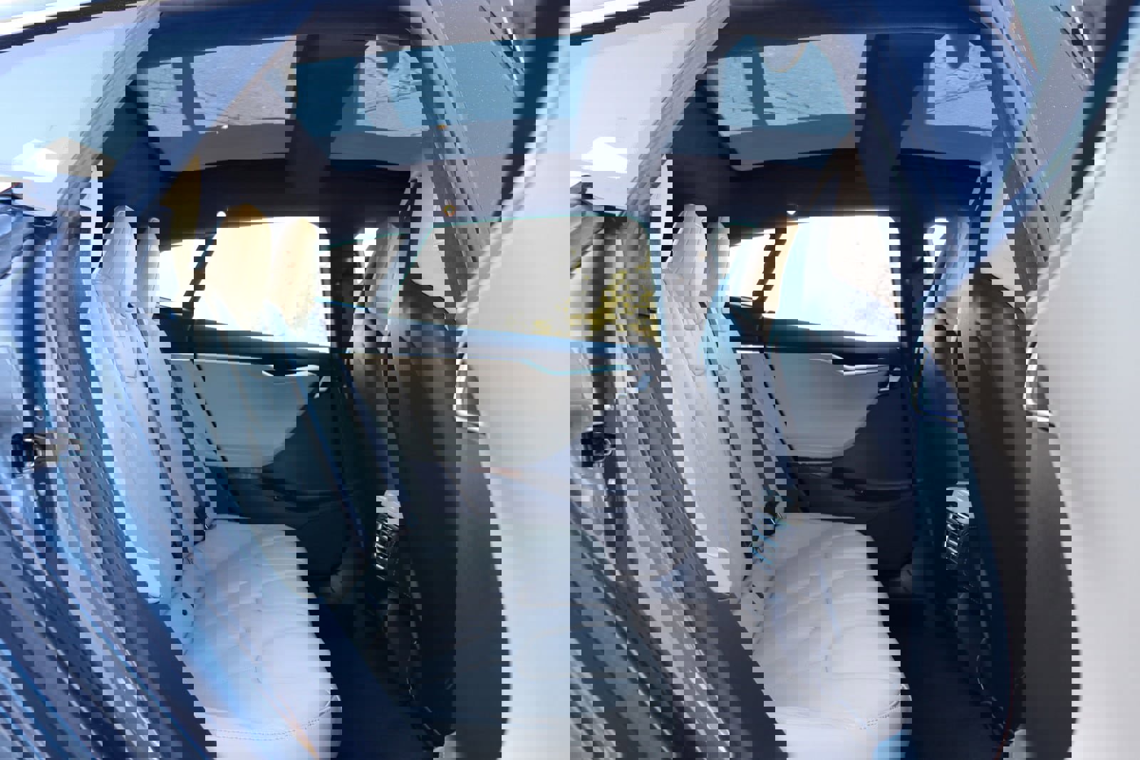 Used 2015 Tesla Model S 70D image 17