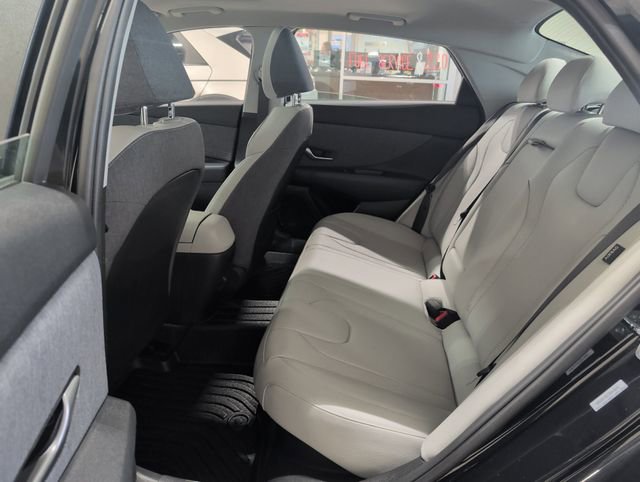 Certified 2025 Hyundai Elantra Limited image 32