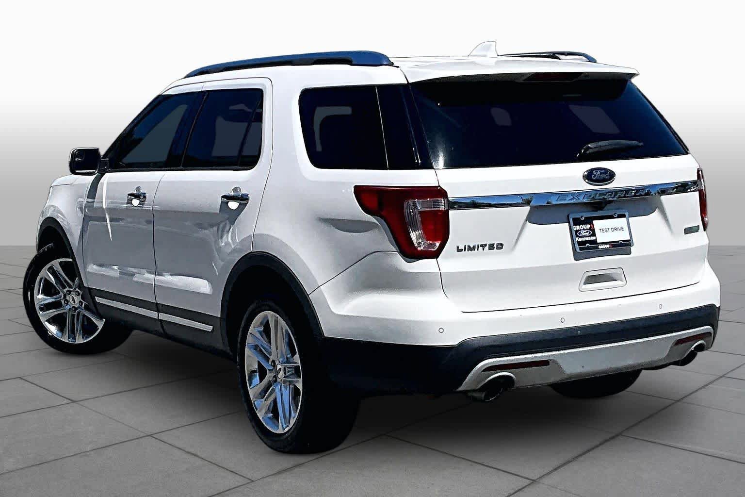 Used 2017 Ford Explorer Limited FWD image 12