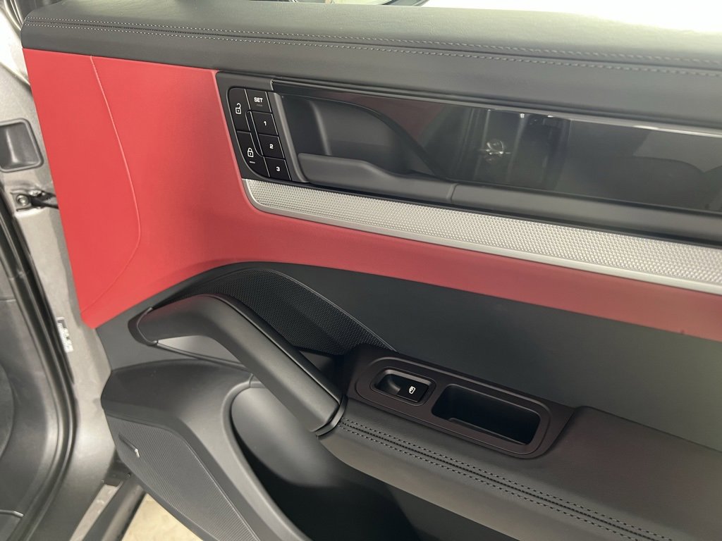 Certified 2026 Porsche Cayenne image 18