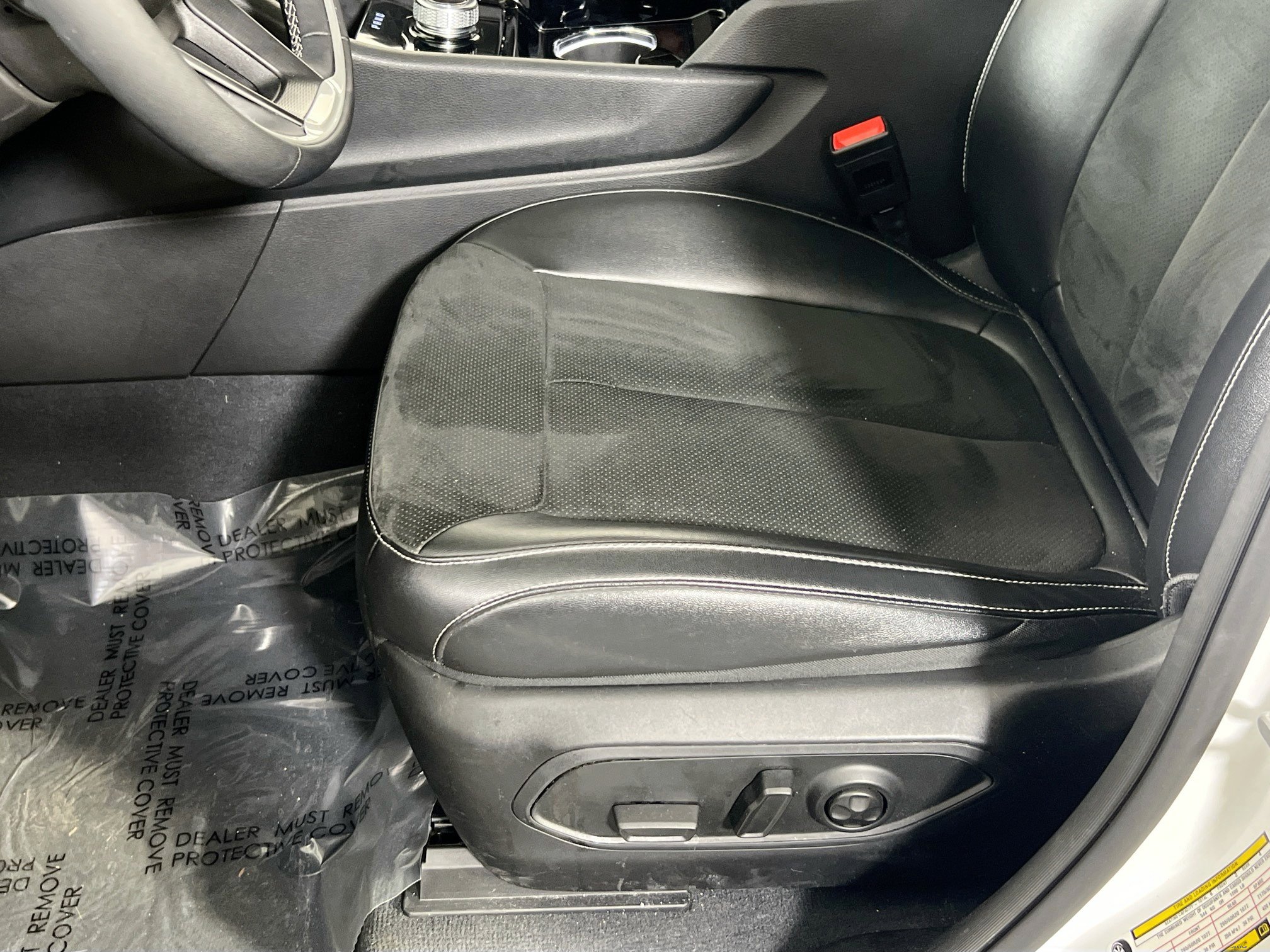 Used 2023 Jeep Grand Cherokee L Laredo image 17