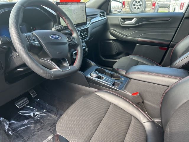 Used 2023 Ford Escape ST-Line w/ Tech Pack #1 AWD/4WD image 14