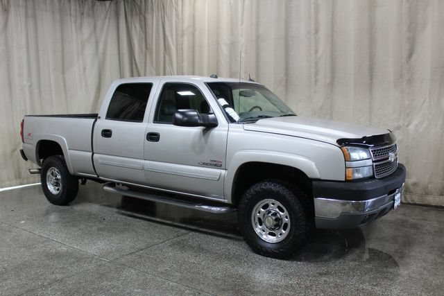 Used 2005 Chevrolet Silverado 2500 LT w/ Heavy-Duty Power Package AWD/4WD image 2
