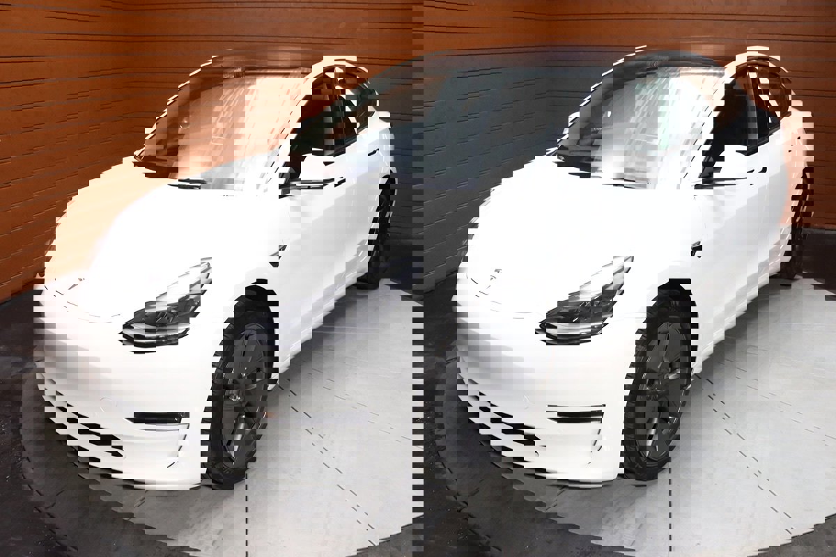Used 2023 Tesla Model 3 Standard Range image 7