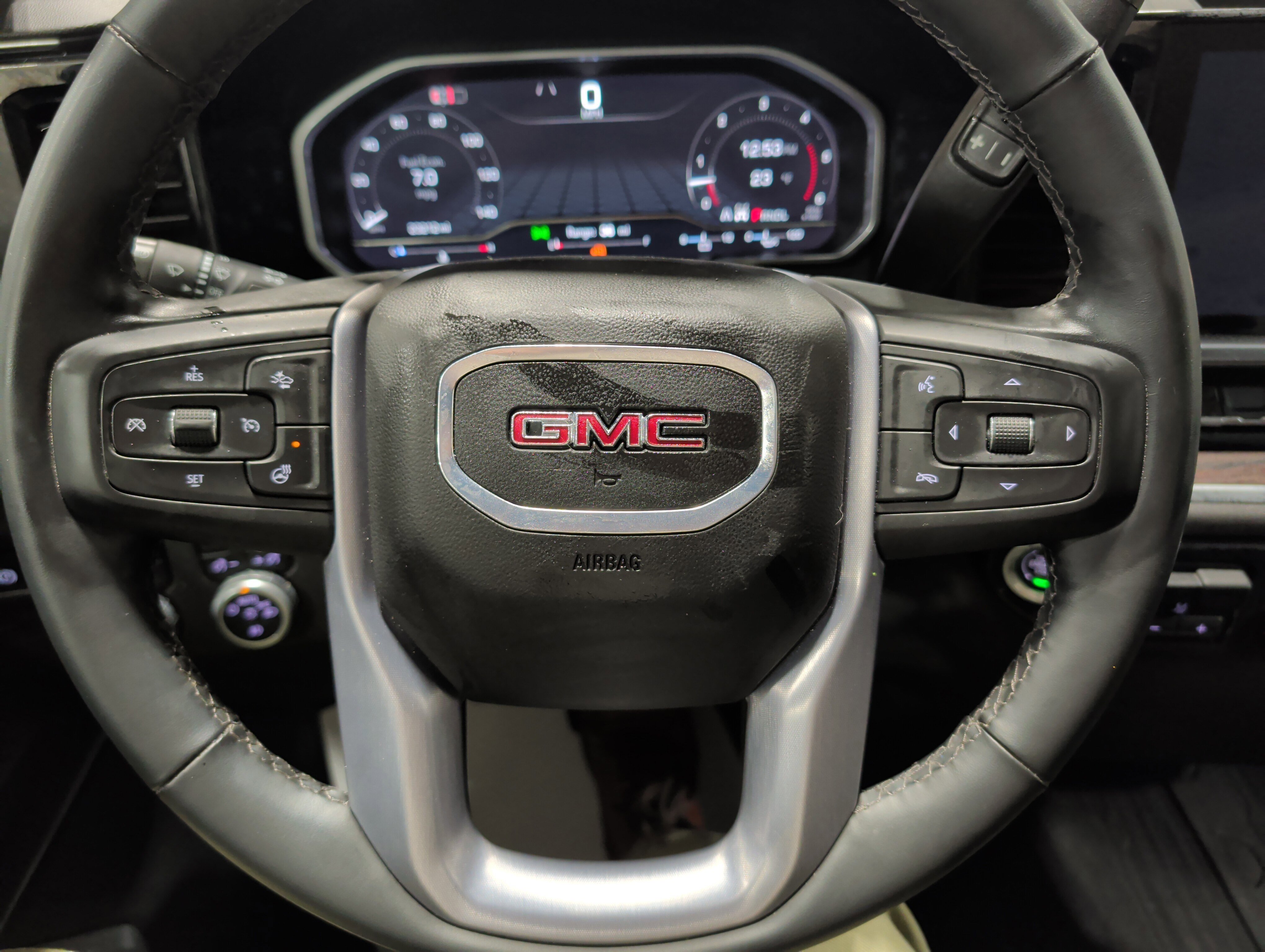 Used 2024 GMC Sierra 3500 SLT image 9