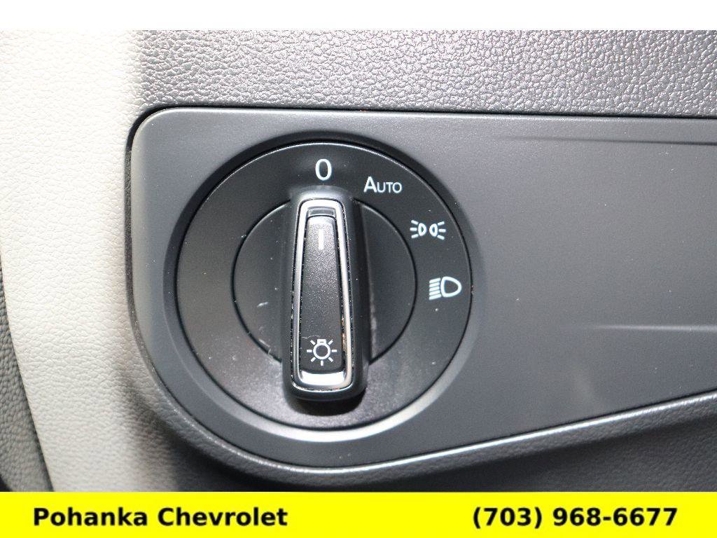 Used 2022 Volkswagen Tiguan SE AWD/4WD image 18