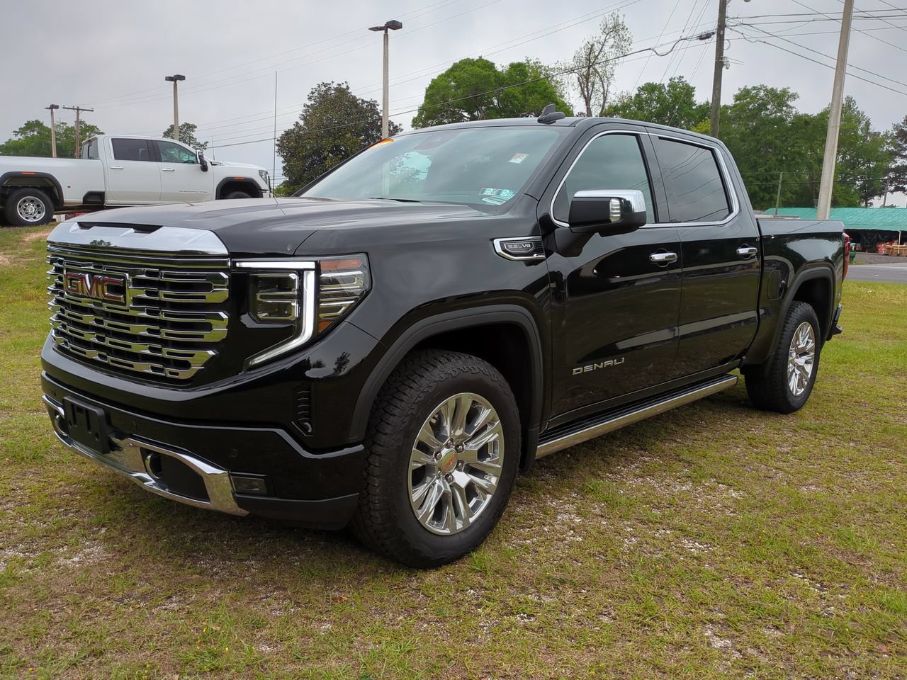 Used 2024 GMC Sierra 1500 Denali w/ Denali Reserve Package AWD/4WD image 8