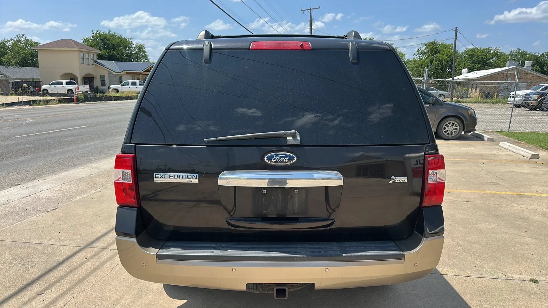Used 2013 Ford Expedition XLT RWD image 4