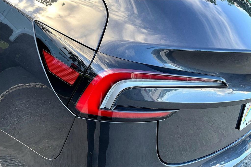 Used 2025 Tesla Model 3 Long Range image 32