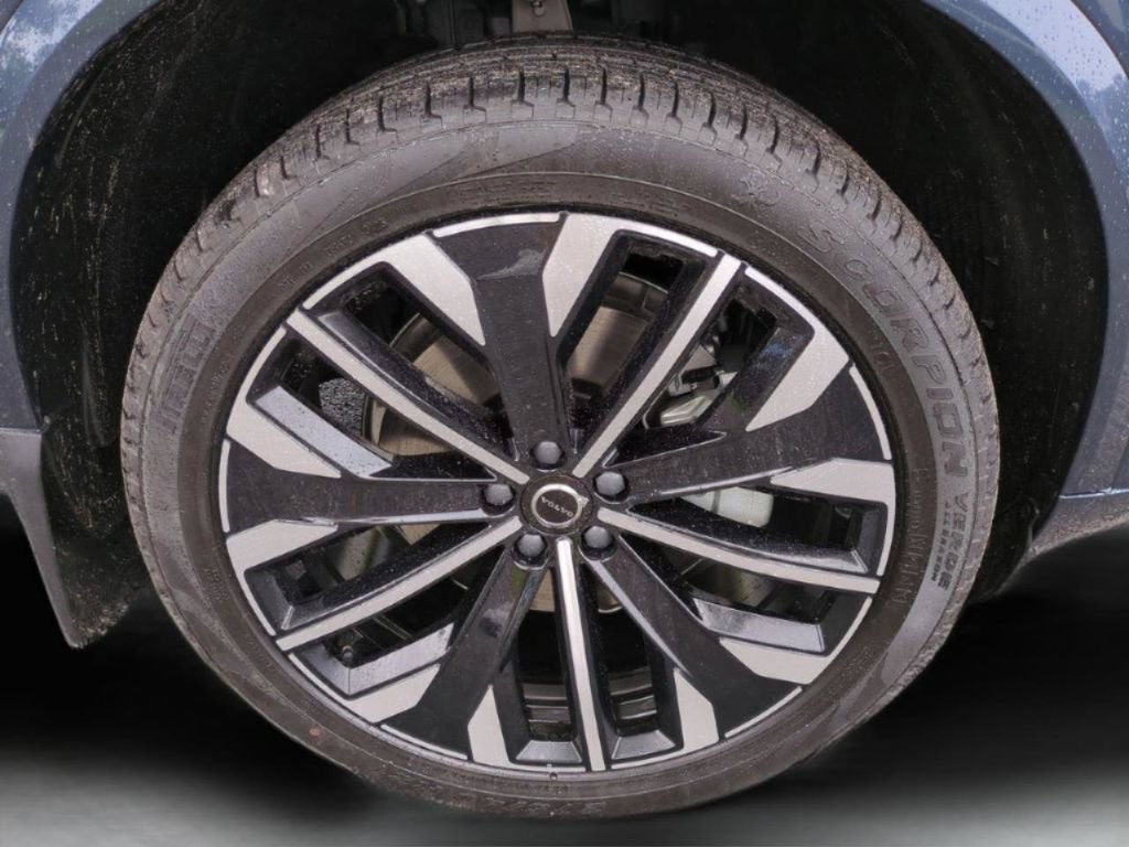 New 2026 Volvo XC90 B6 Plus w/ Protection Package Premier AWD/4WD image 26