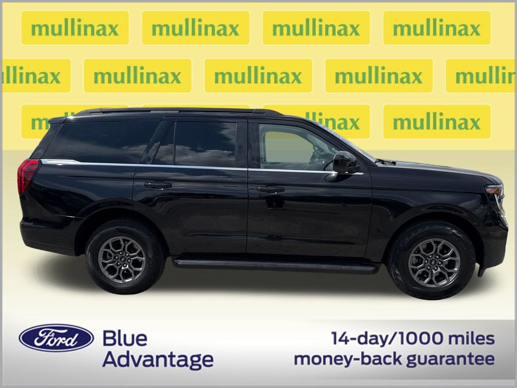 Used 2025 Ford Expedition Active RWD image 2
