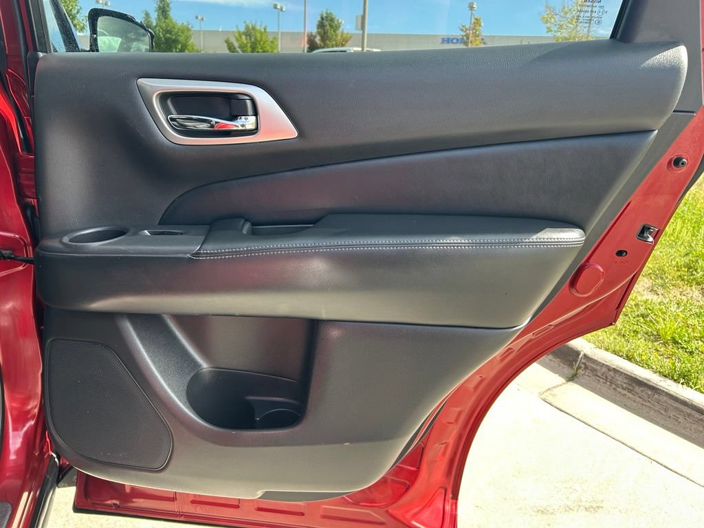 Used 2013 Nissan Pathfinder SL AWD/4WD image 29