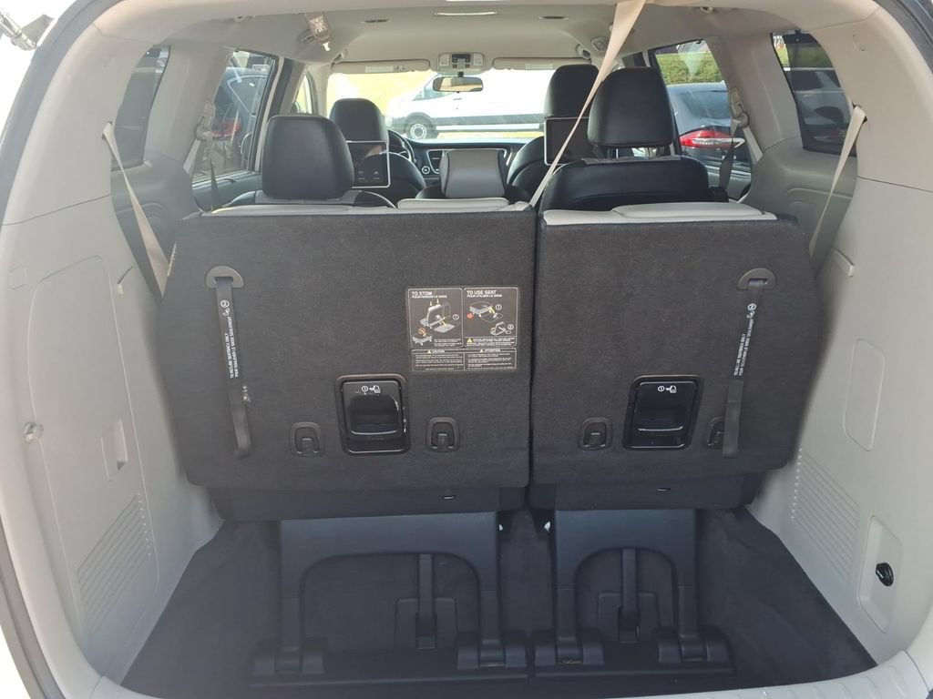 Used 2021 Kia Sedona EX FWD image 18