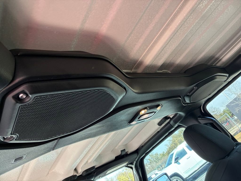 Used 2023 Jeep Wrangler Sport S image 12