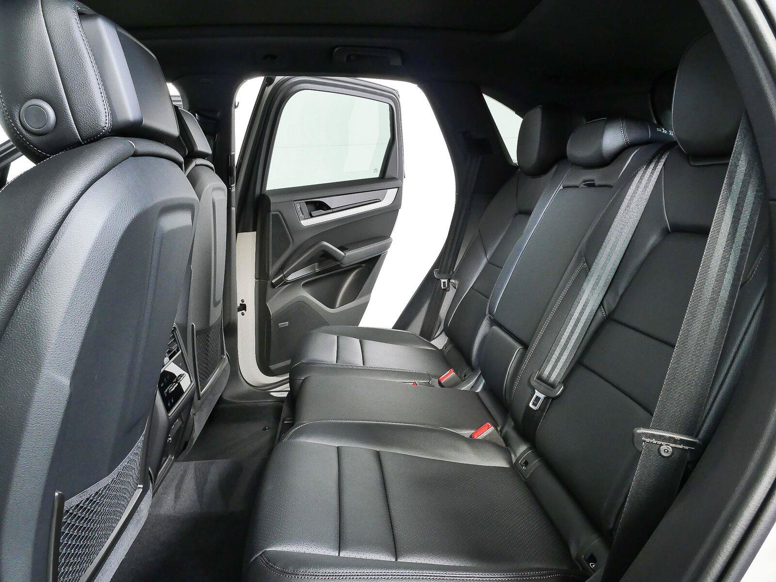 New 2026 Porsche Cayenne AWD/4WD image 22