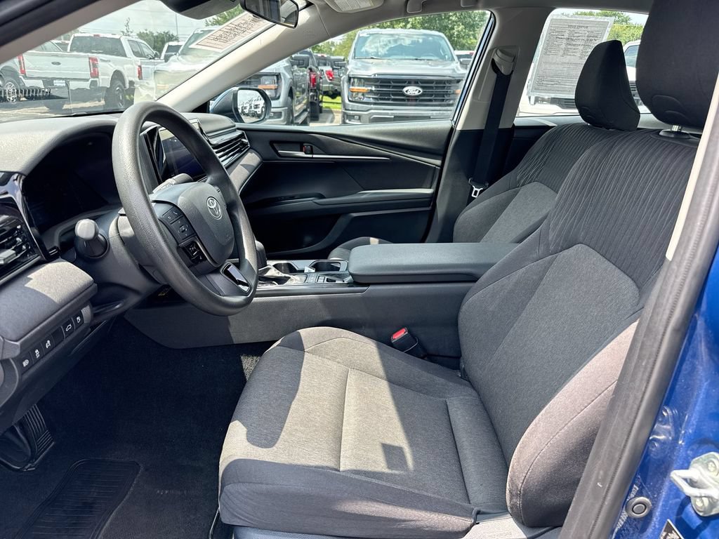 Used 2025 Toyota Camry LE FWD image 19