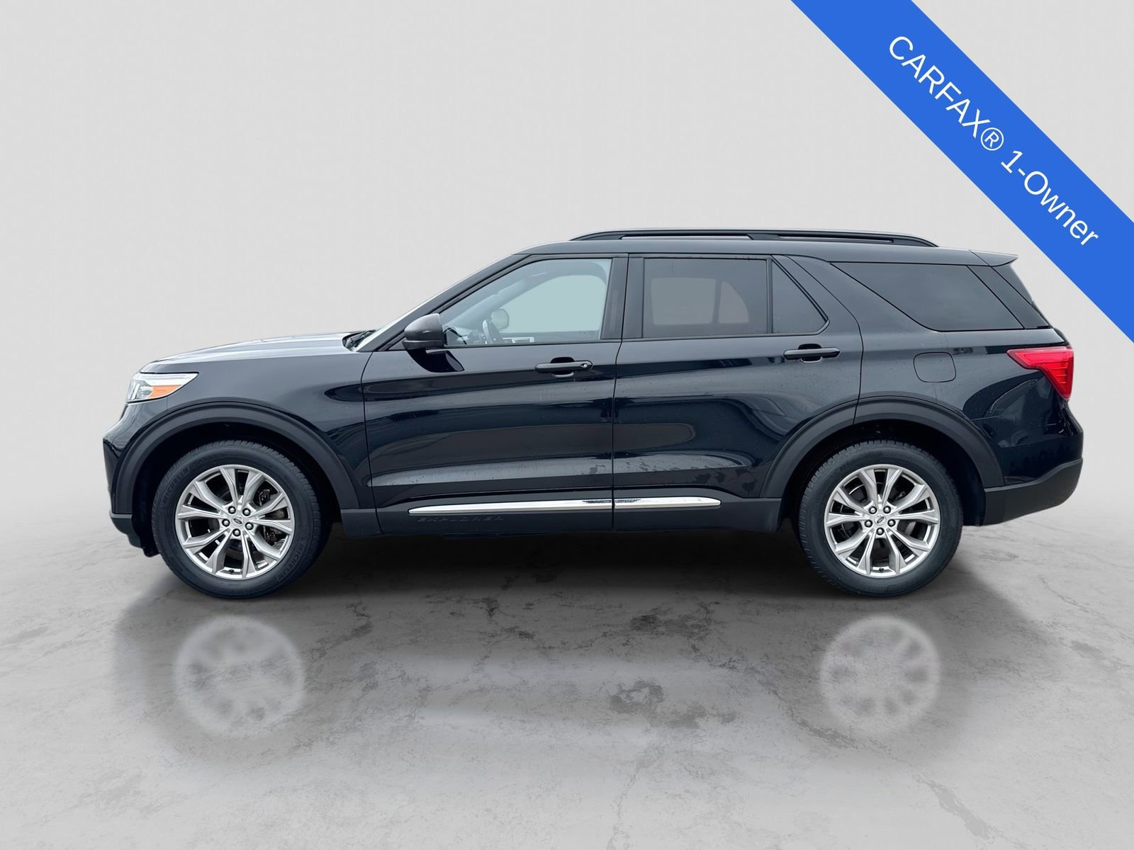Used 2020 Ford Explorer XLT w/ Equipment Group 202A AWD/4WD image 3