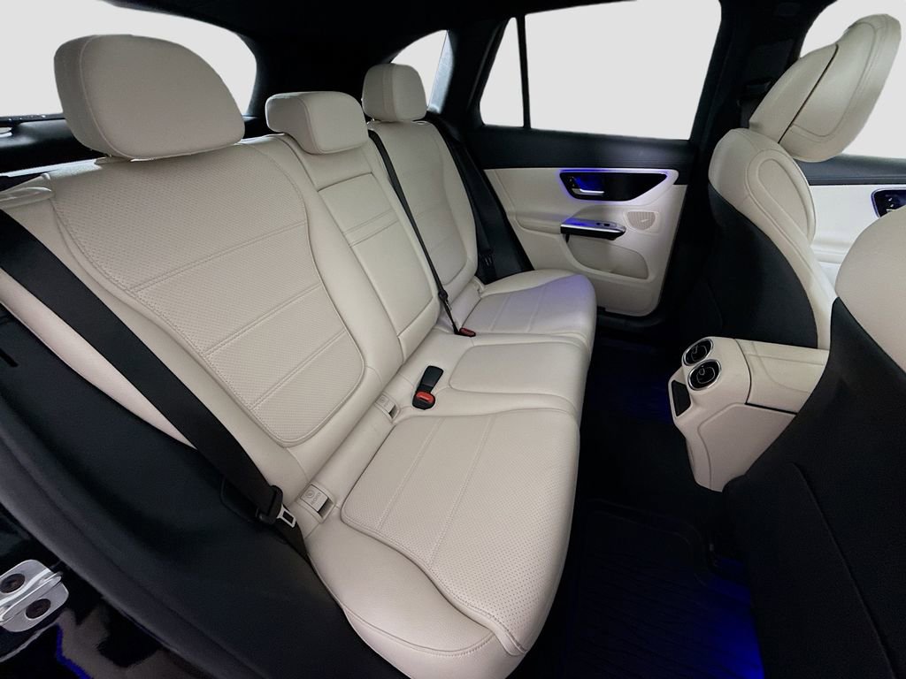 Used 2024 Mercedes-Benz GLC 300 4MATIC image 26
