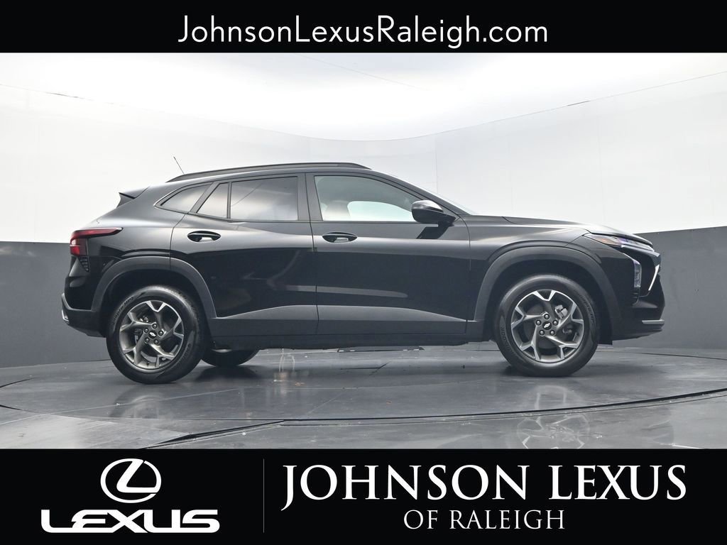 Used 2024 Chevrolet Trax LT FWD image 20