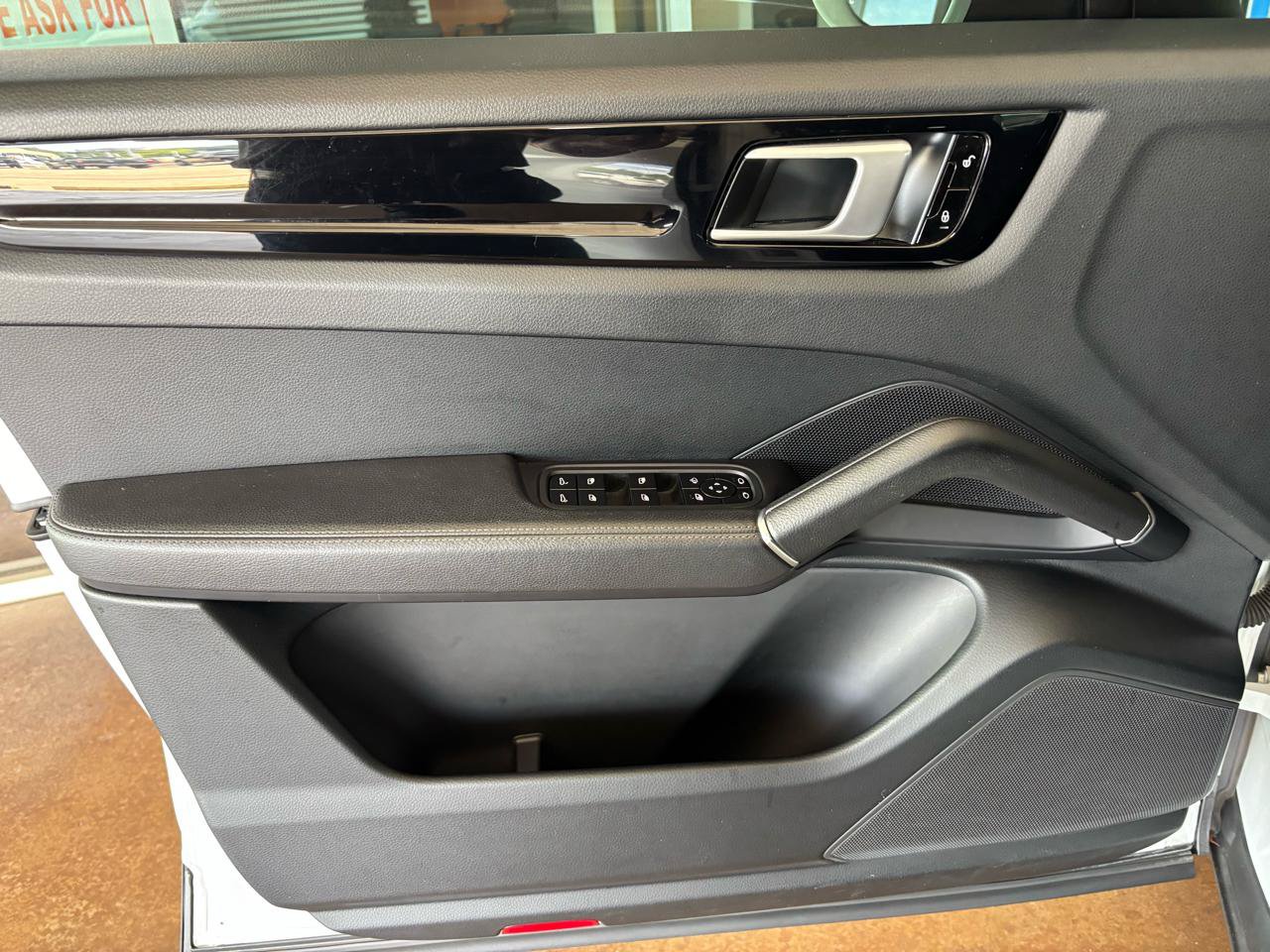 Used 2019 Porsche Cayenne AWD/4WD image 44