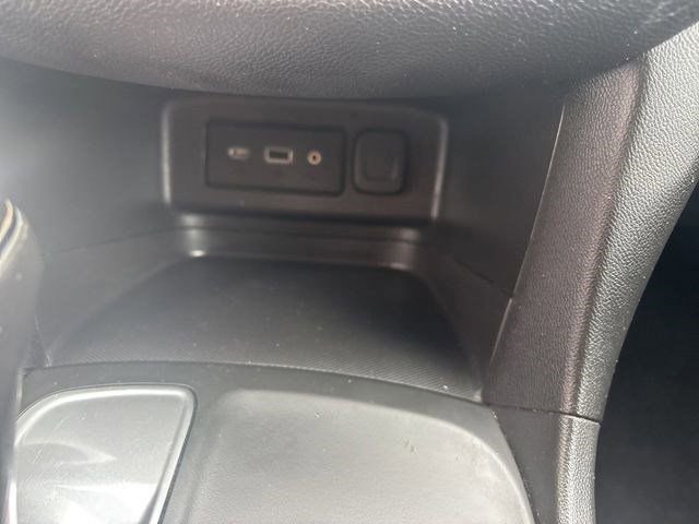 Used 2019 Chevrolet Equinox LT FWD image 26