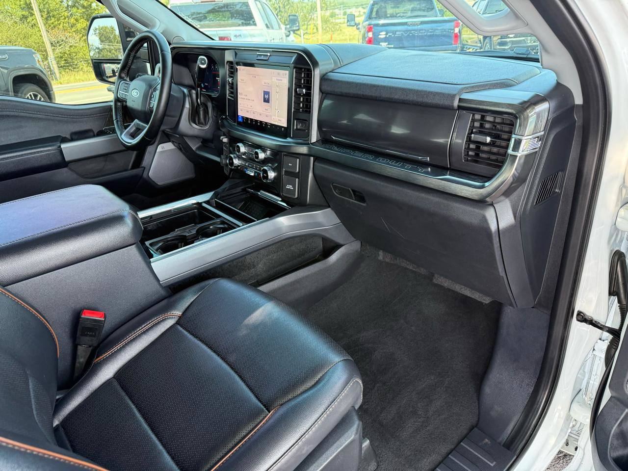 Used 2025 Ford F250 Lariat AWD/4WD image 23