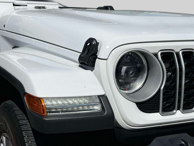 Used 2024 Jeep Wrangler Unlimited Sahara w/ Safety Group AWD/4WD image 9