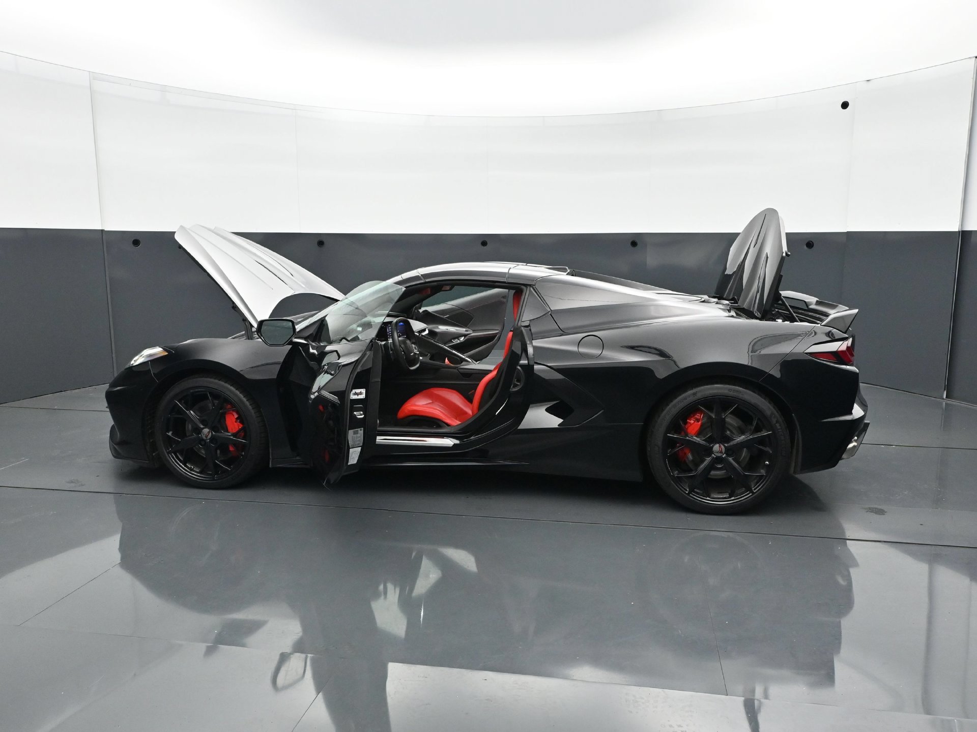Used 2021 Chevrolet Corvette Stingray Convertible w/ Z51 Performance Package RWD image 51