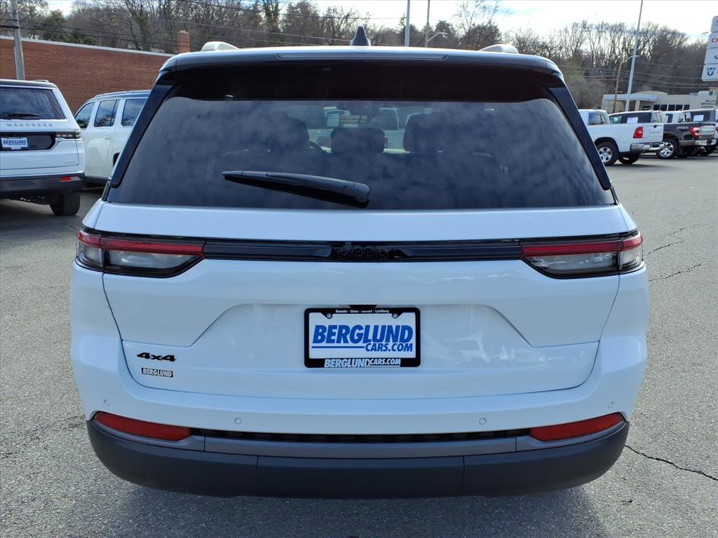 New 2026 Jeep Grand Cherokee Limited w/ Limited Altitude Package image 5