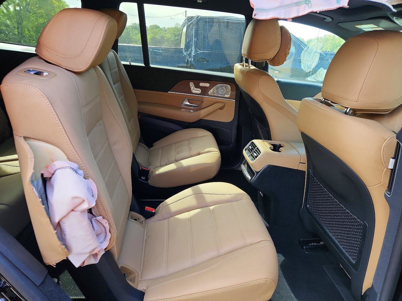 Used 2026 Mercedes-Benz GLS 450 4MATIC image 9